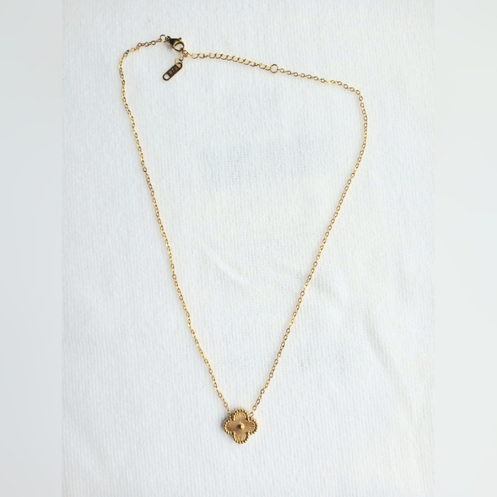 Flower necklace